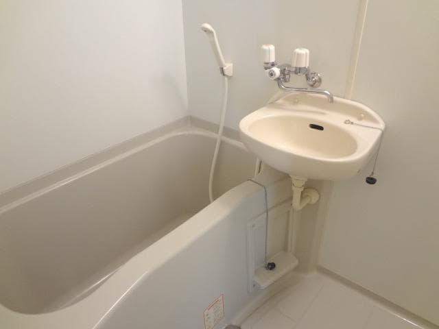 Room image 15