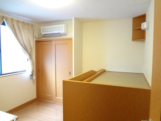 Room image 11