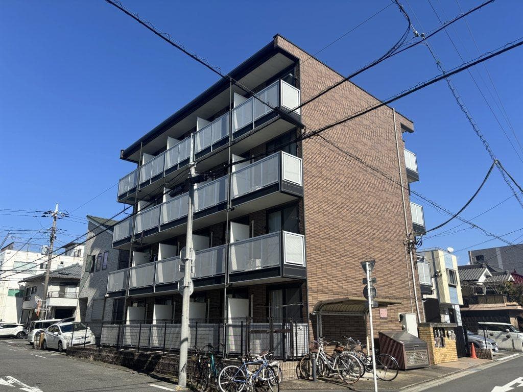Main exterior of leopalace Yorozuya II