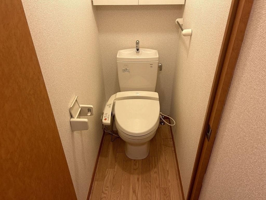 Room image 8