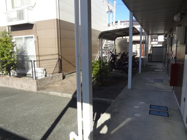 Room image 15