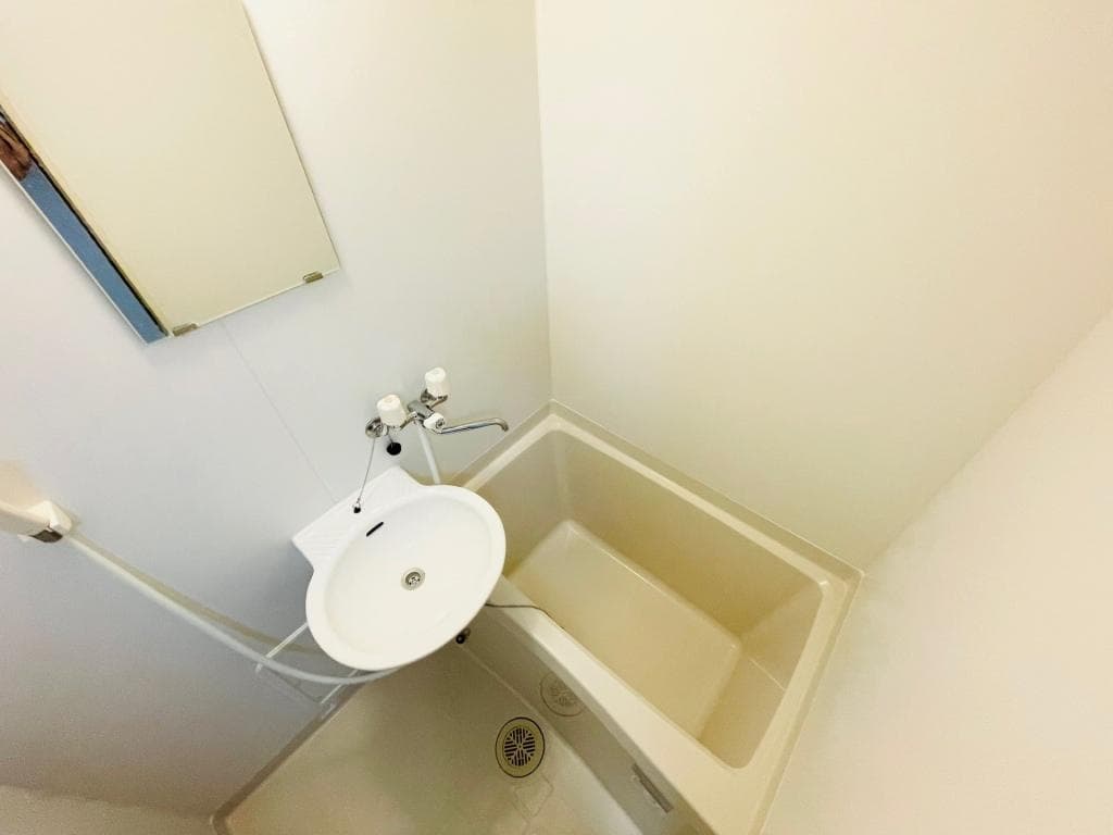 Room image 9