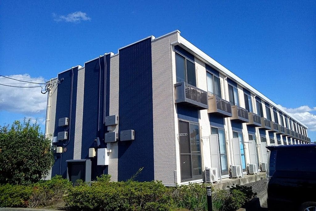 Main exterior of LEONEXT Tabi