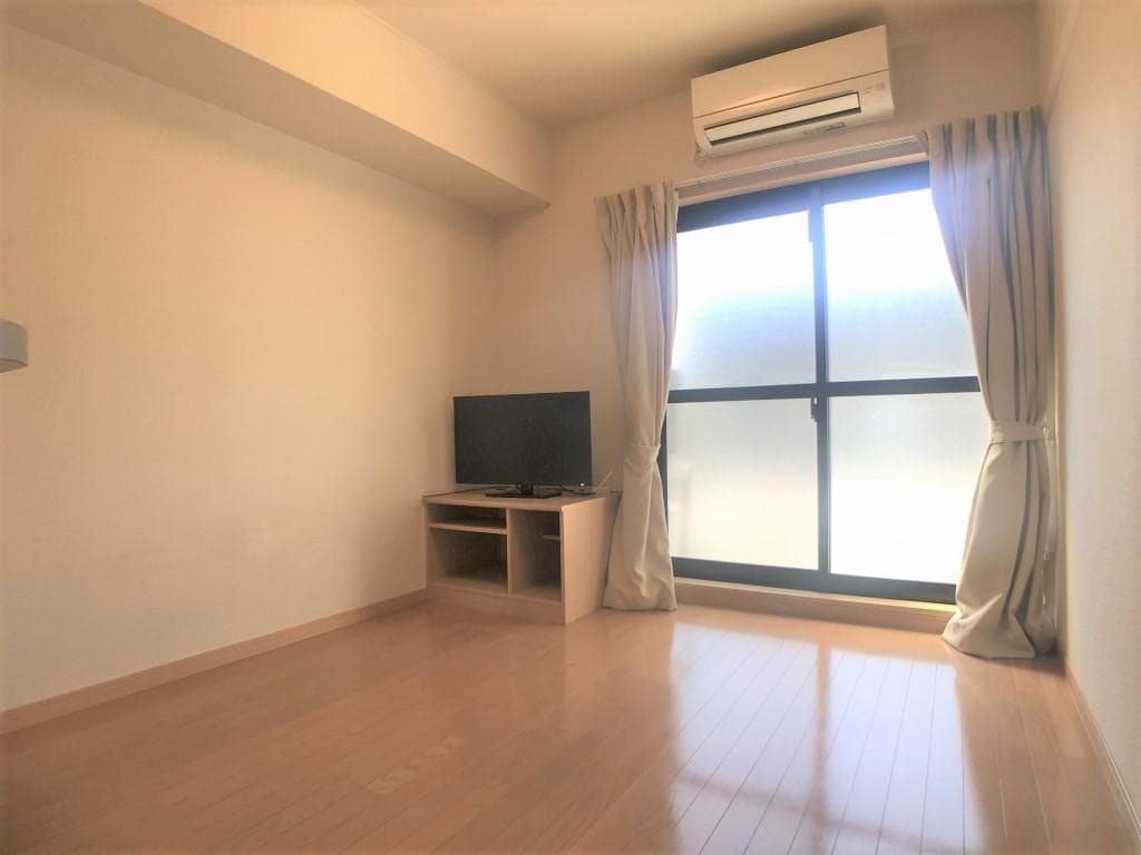 Room image 11