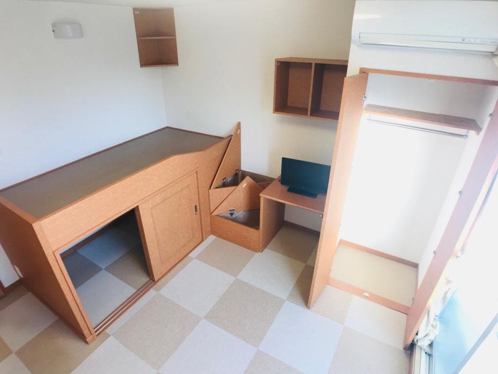 Room image 16