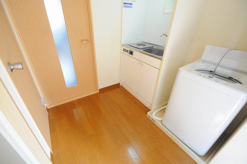 Room image 8