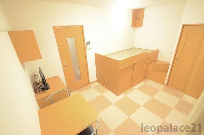 Room image 15