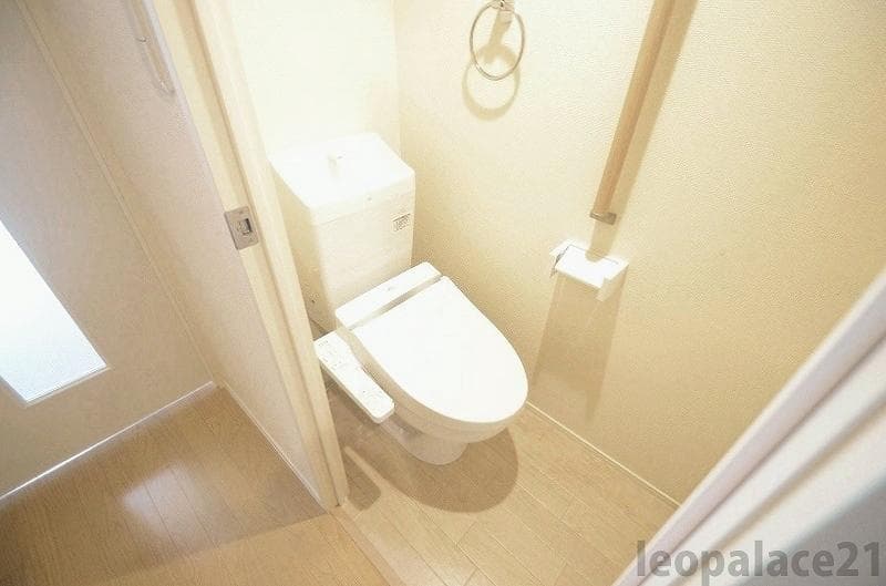 Room image 12