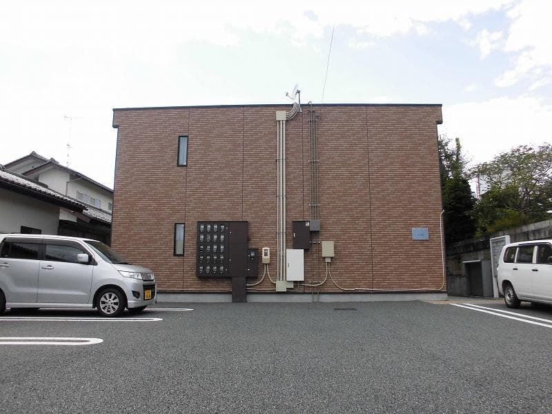 Main exterior of LEONEXT Pater Haramachi