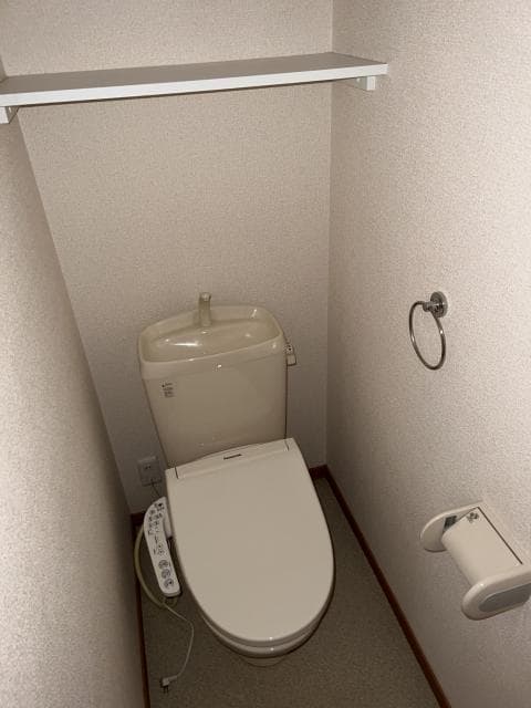 Room image 10
