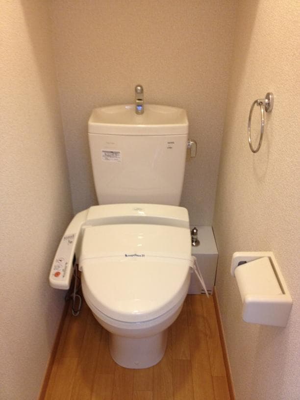 Room image 10