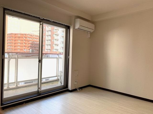 Room image 15