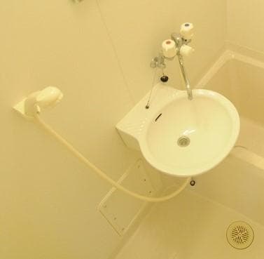 Room image 8