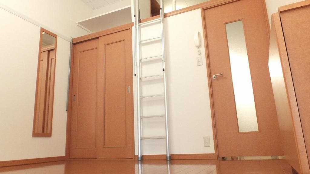 Room image 9
