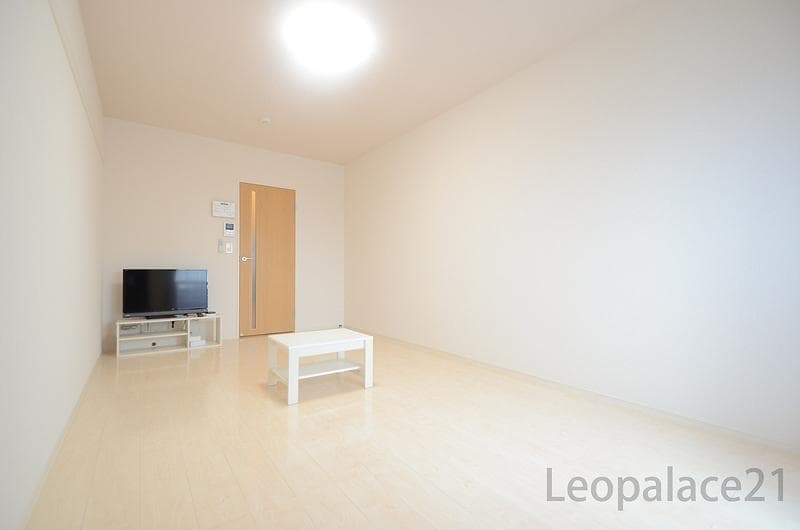 Room image 15