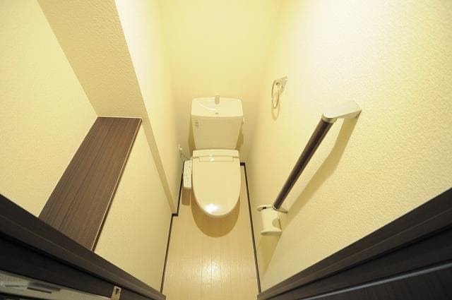 Room image 8