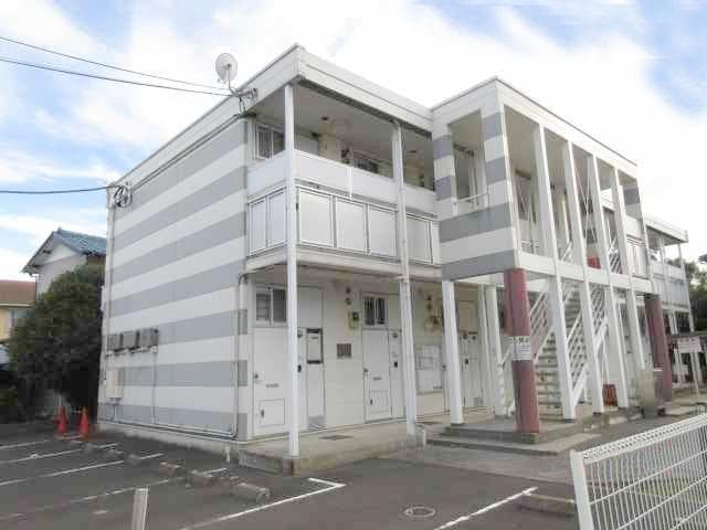 Main exterior of leopalace Stone River