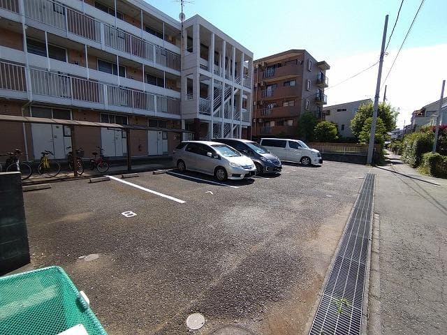 Room image 16
