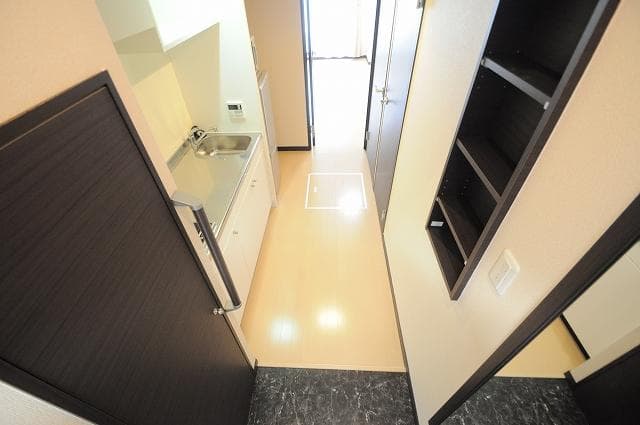 Room image 8