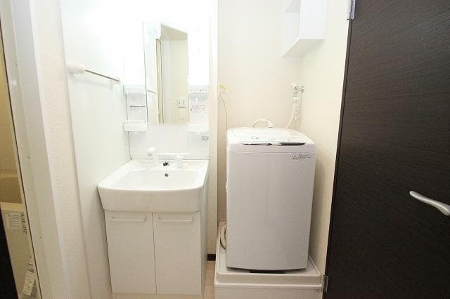 Room image 8