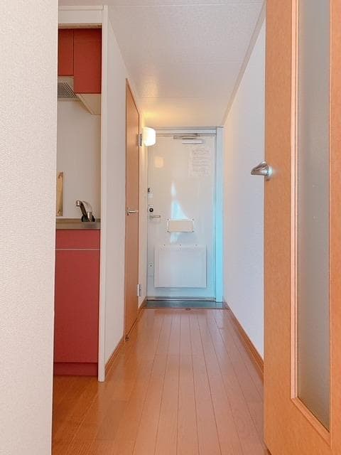 Room image 8