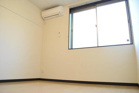 Room image 16