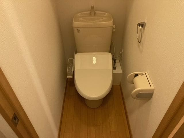 Room image 9