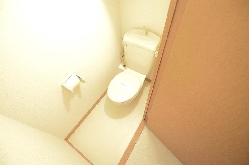 Room image 8