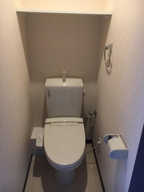 Room image 8