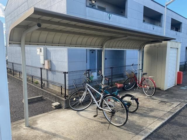 Room image 8