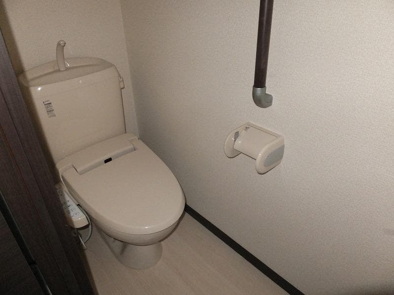 Room image 8