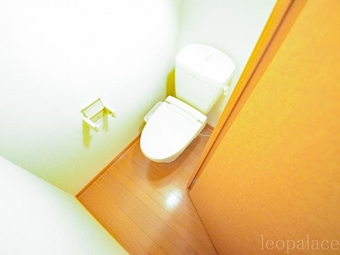 Room image 13