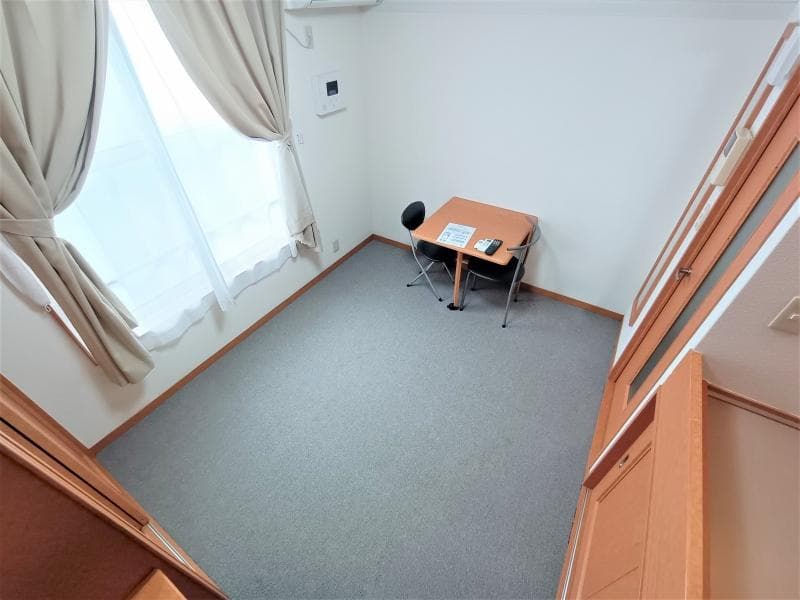 Room image 8