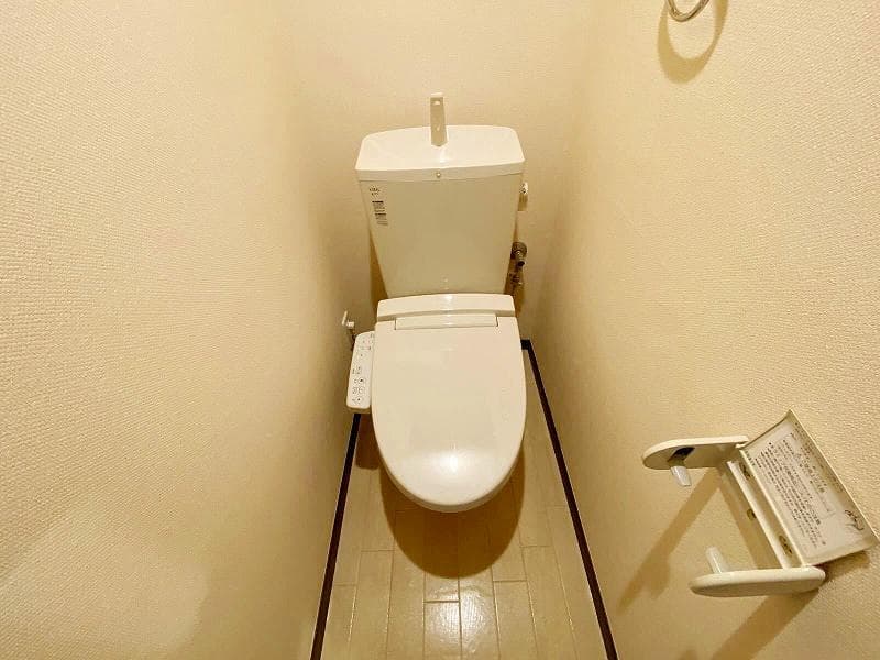 Room image 8