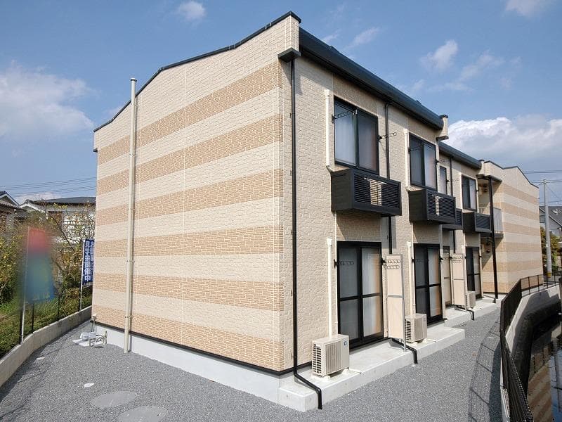 Main exterior of leopalace Oishi