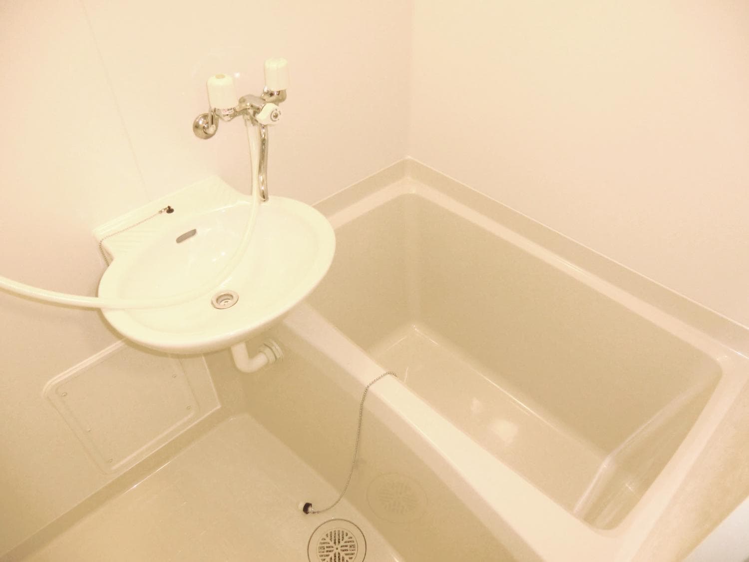 Room image 15