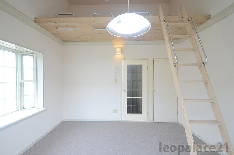 Room image 11