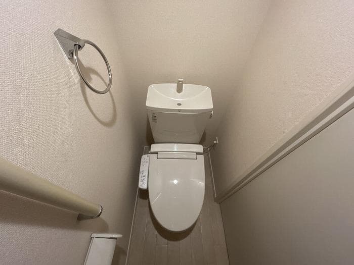 Room image 8