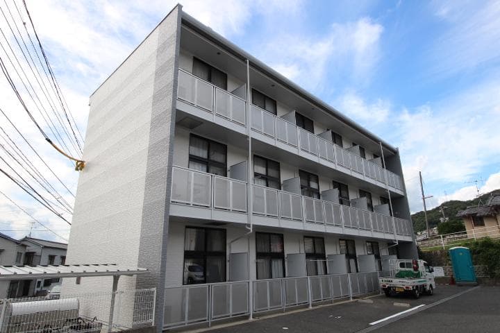 Main exterior of leopalace Hanagami