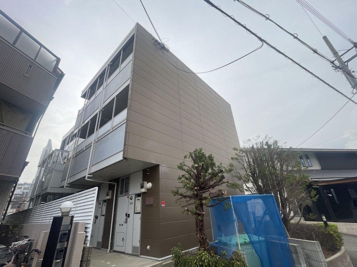 Main exterior of leopalace Great