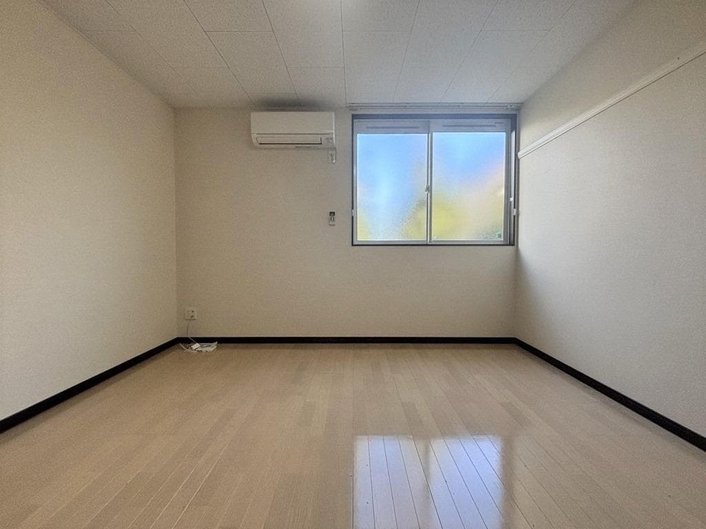 Preview interior of LEONEXT Large Hill