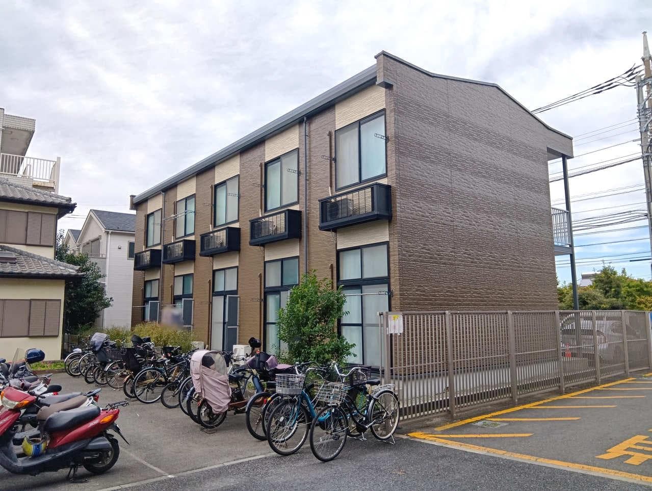 Main exterior of leopalace Route One Imajuku