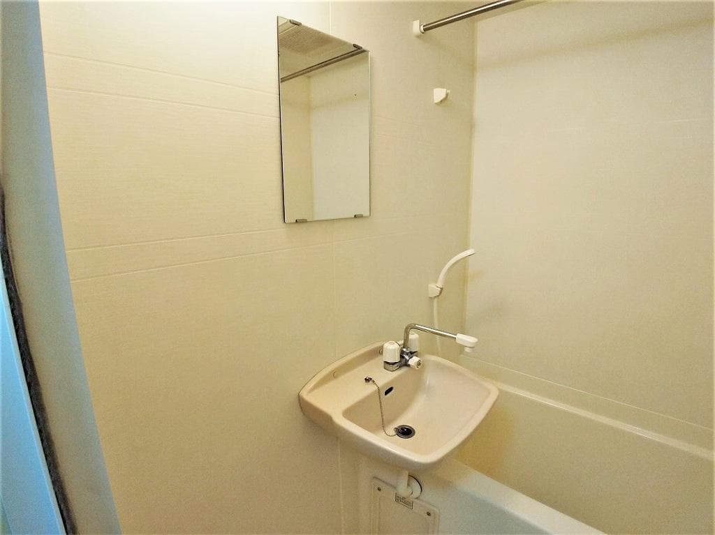 Room image 15