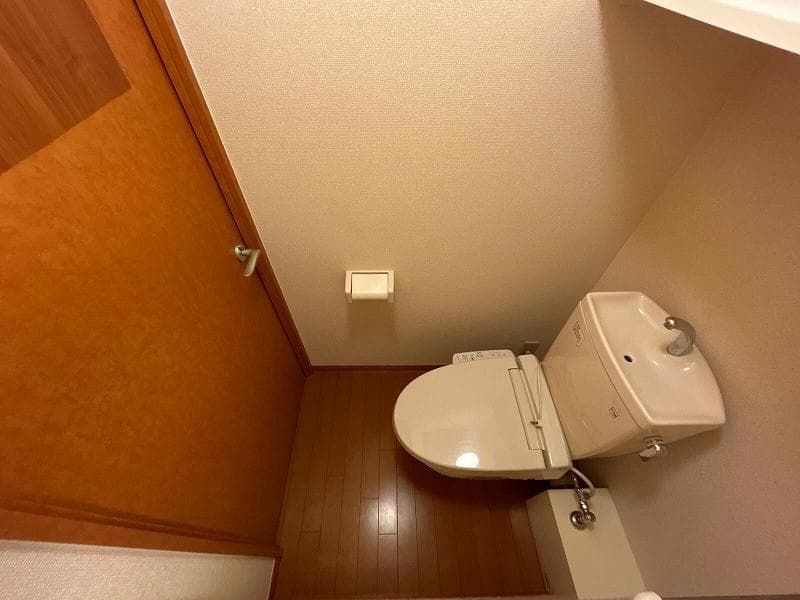 Room image 8