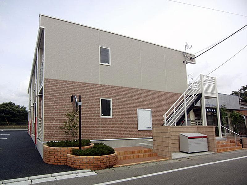 Main exterior of LEONEXT Silk II