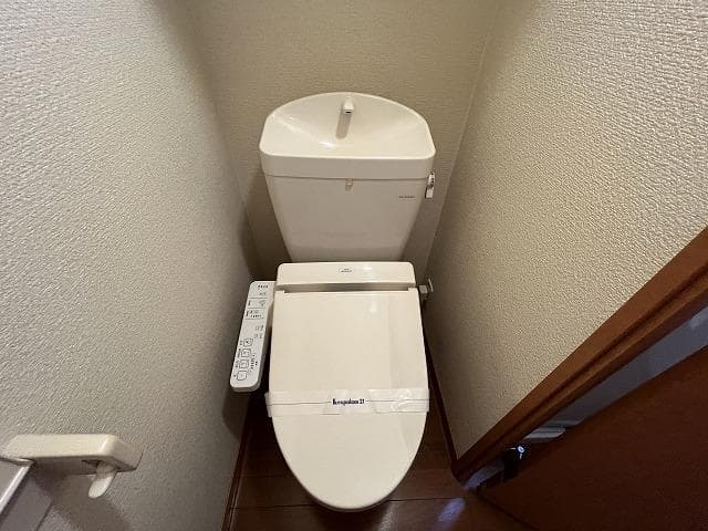Room image 9