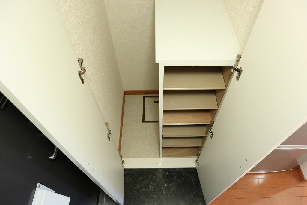 Room image 8