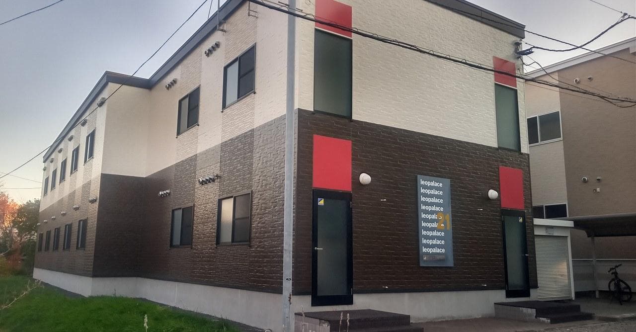 Main exterior of leopalace Rainbow
