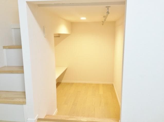 Room image 15