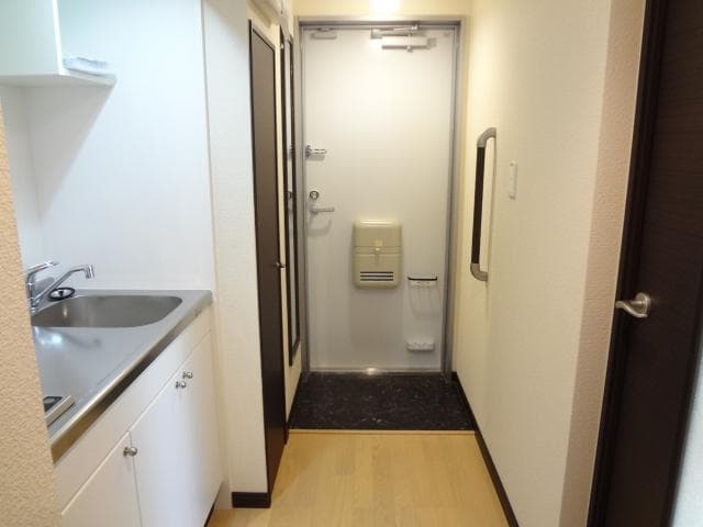 Room image 9